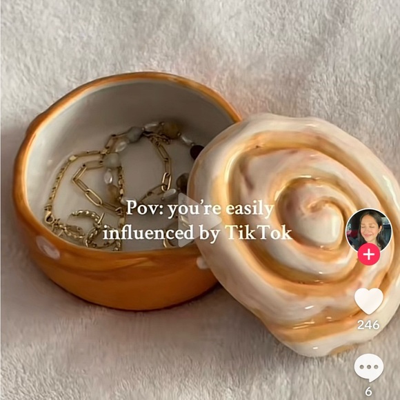 IDSO cinnamon bun AND croissant trinket jars from five below!!! - Picture 3 of 4